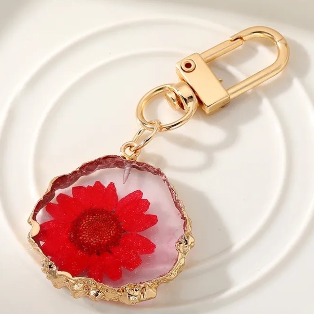 *TOPANGA* Gold x Dried Flower Resin Fashion Keychain